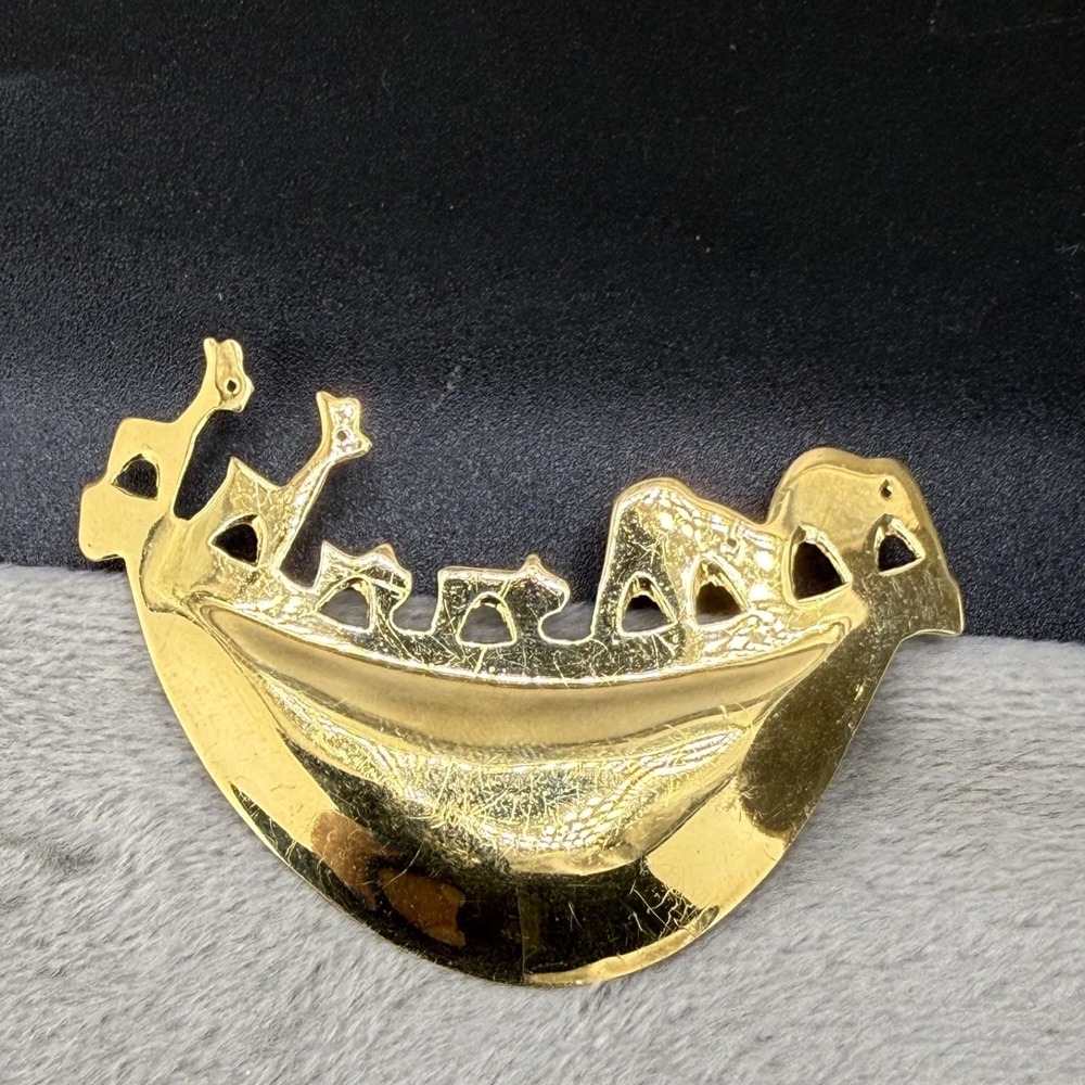 Vintage‎ Brooch Carlton Ridge for Sutton Hoo Gold Tone Noahs Arch Signed